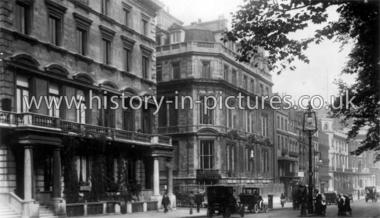 Piccadilly showing United Empire Club, Mayfair, London. c.1910.